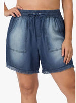 Load image into Gallery viewer, Women&#39;s Plus Denim Frayed Hem Shorts
